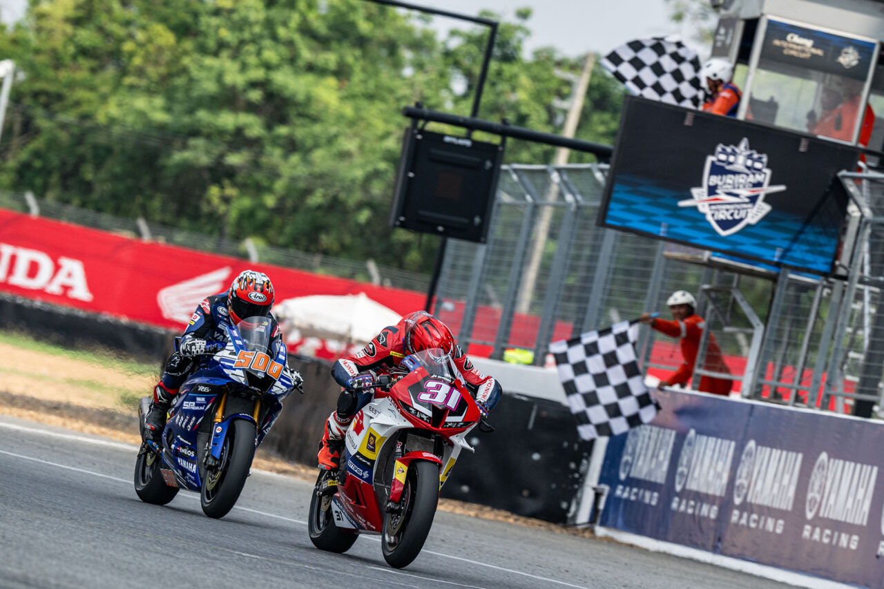 ธงไทยกระหึ่มเอเชีย! 5 นักบิดผงาดกวาดโพเดียม ซิว 2 แชมป์ ศึก Asia Road Racing สนาม 2