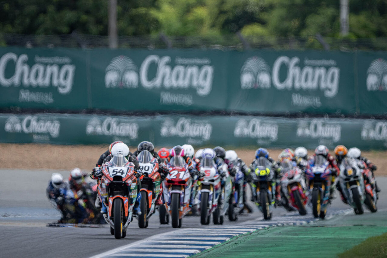 เปิดซีซั่นเดือด! NEXZTER BRIC Superbike 2026 “มิกซ์-ธนัช” พลิกเฉือนนักบิดโมโตทูประเดิมชัยสนามแรก